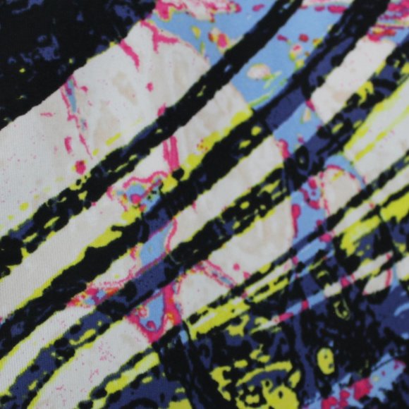 ⬇️$15 Bebe Black & White Cold Shoulder V-Neck Top - Picture 12 of 16